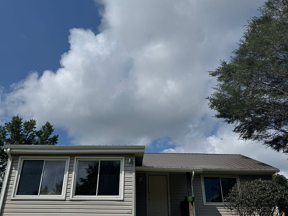 1st image of 805 Baxter St