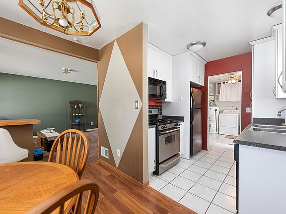 4th image of 27463 Delton St