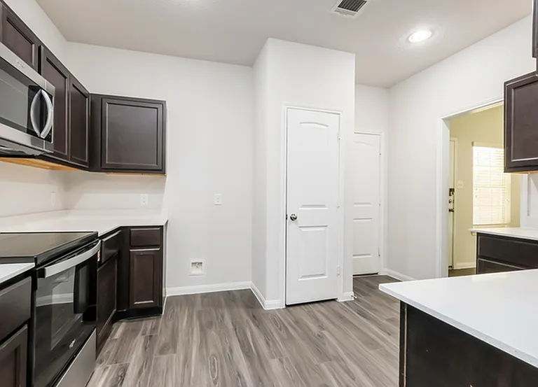 3619 Spy Glass Hill Dr — Photo 11
