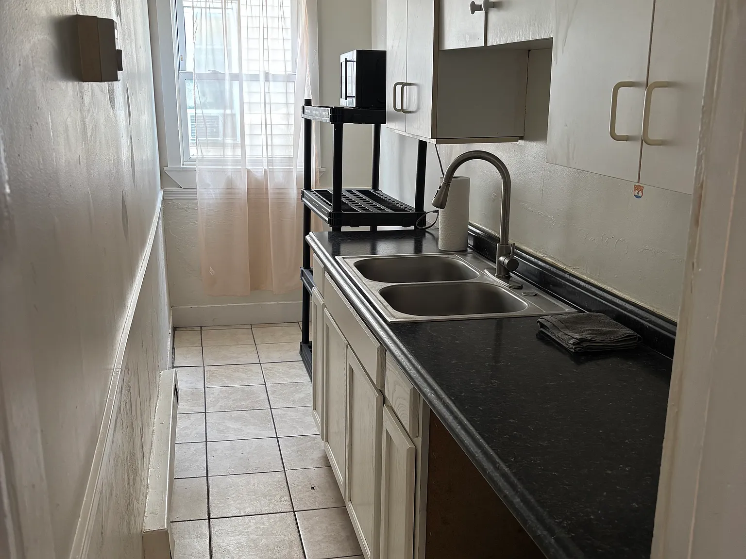 3 bed, 1100 sqft, $2,000 — Photo 3