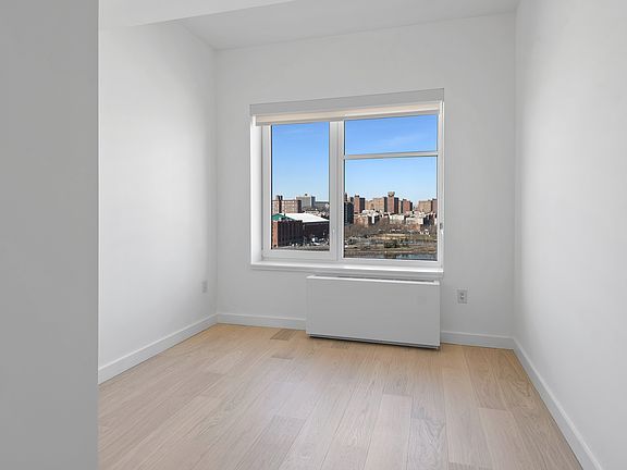5th image of 445 Gerard Ave APT 227