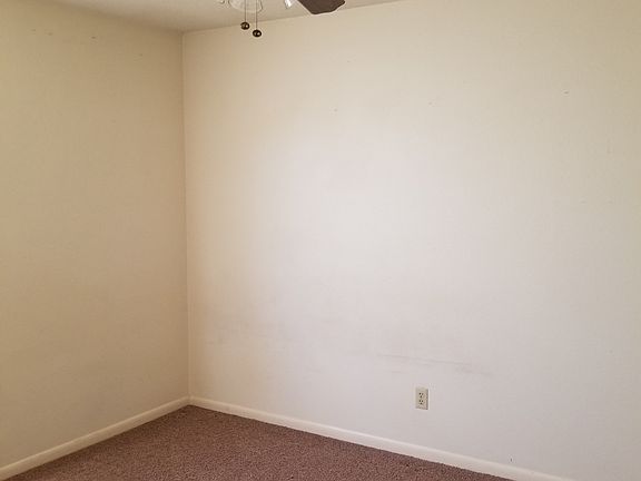5th image of 3600 Hawthorne Dr