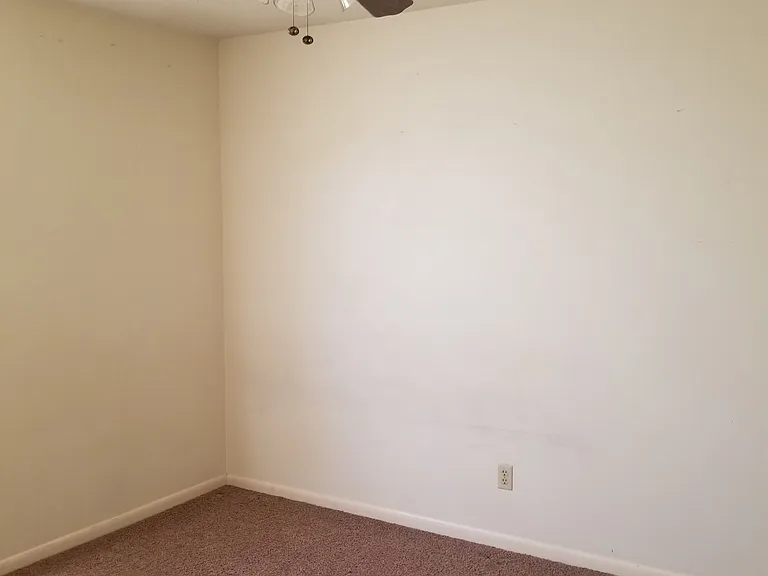3600 Hawthorne Dr — Photo 5