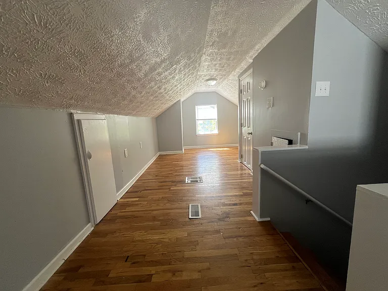 1731 Sonne Ave — Photo 11