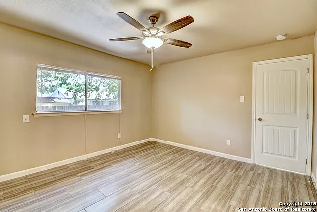 7731 Pipers Hl — Photo 14