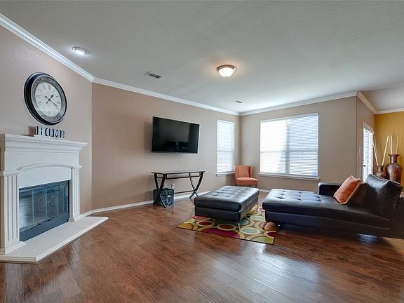 4th image of 1008 Charleston Ln