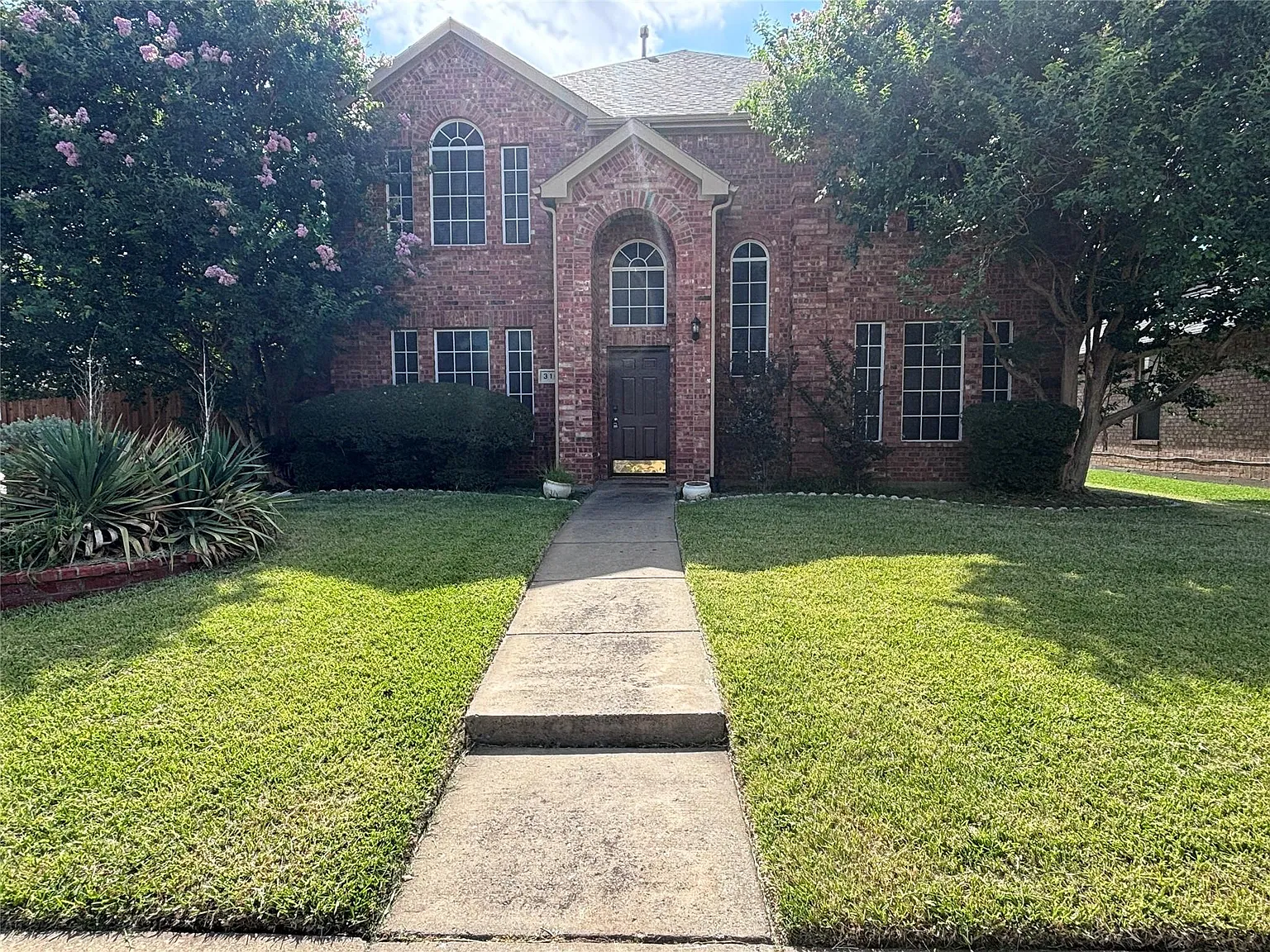 316 Leameadow Dr — Photo 1