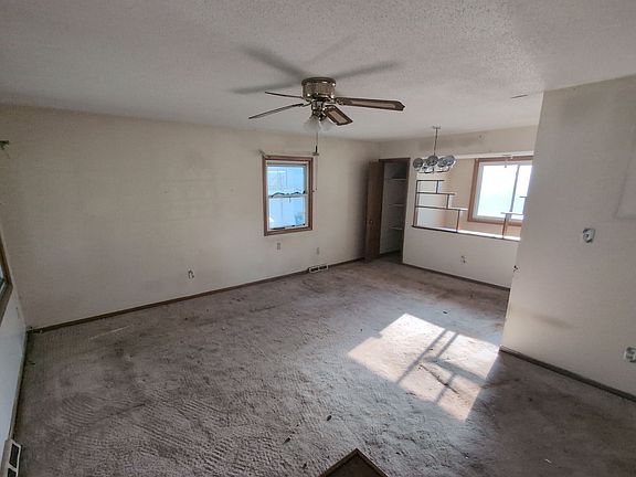 2nd image of 313 SW State St