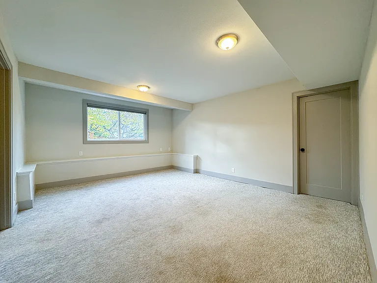 5657 23rd Ave SW — Photo 24