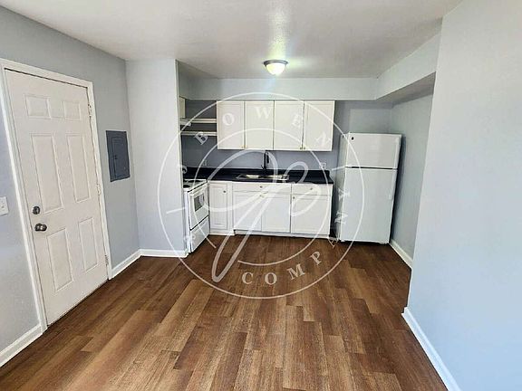 4th image of 2217 Hickory St