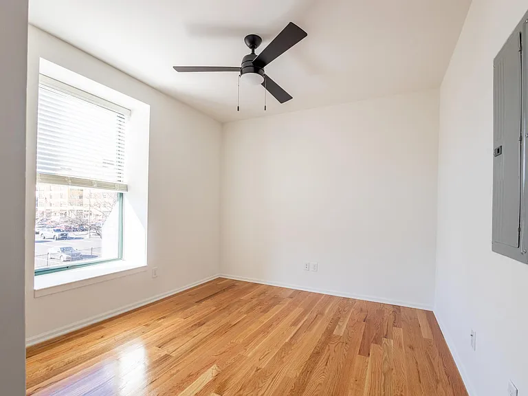 Rink Savoy Apartments — Photo 15
