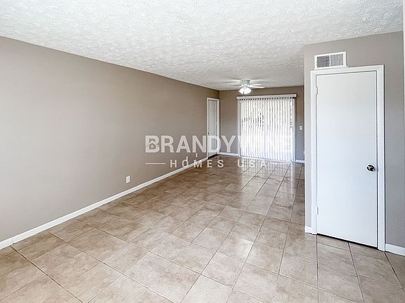 5th image of 807 Turtle Creek Dr N