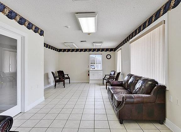 3rd image of 306 W Judge Perez Dr