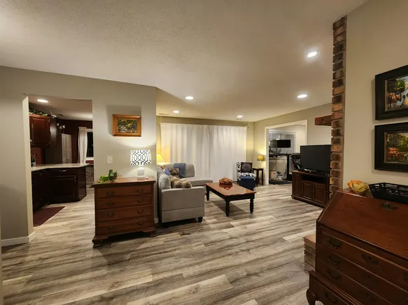 14355 Fairway Dr, Eden Prairie, MN 55344