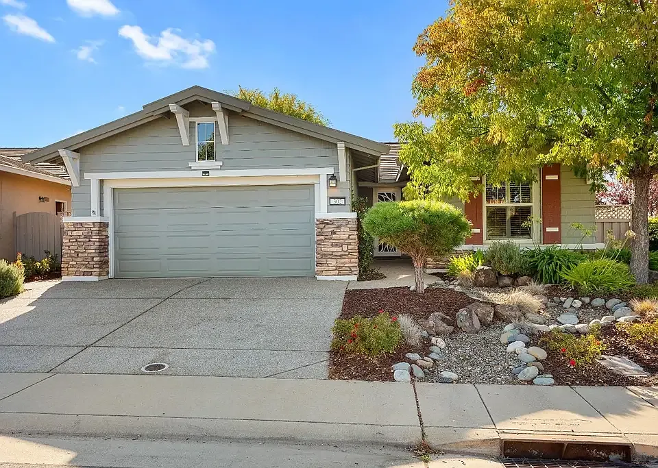 302 Snowdrop Pl