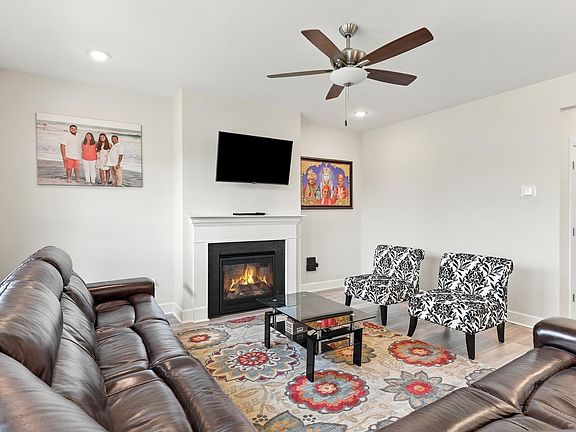 5th image of 100 White Dutch Ln