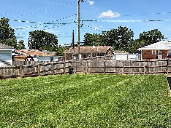 3rd image of 5311 Elmhurst Dr