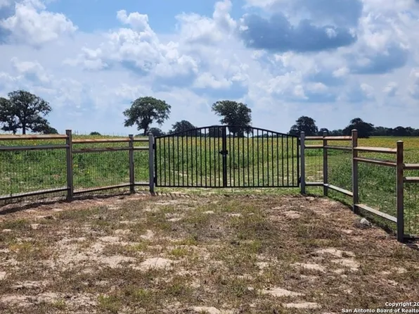 233 TRIPLE BEND DR LOT 136, La Vernia, TX 78121