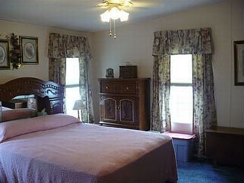 Photo of Mobile Home bedrm