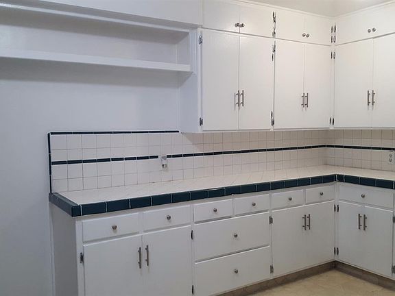 3rd image of 2729 Scott Pl