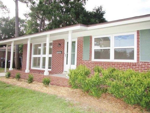 5th image of 3870 Forest Glen Dr