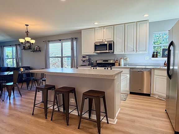 5th image of 1226 Chesterton Dr