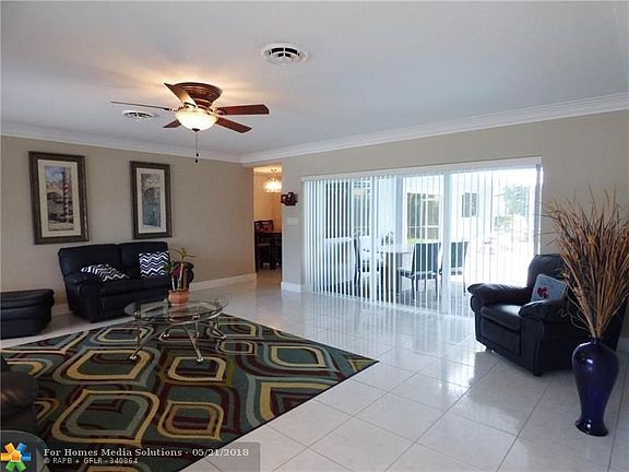 5th image of 591 SE 12th Ct