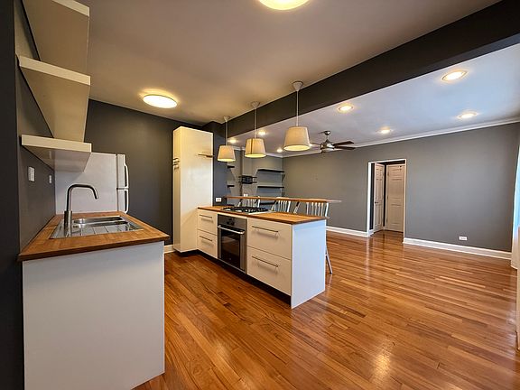 4th image of 1103 Holly Ct APT 303