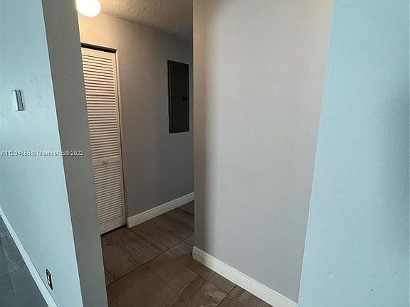 5th image of 2537 Dewey St #0