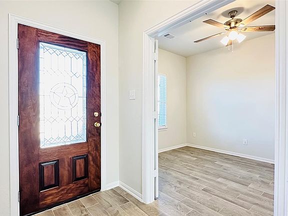 3rd image of 2403 Pearl Ct