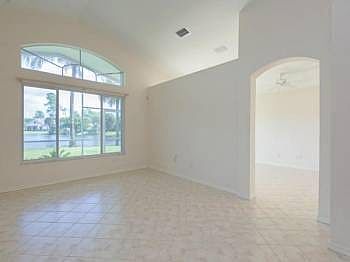 3rd image of 7521 Lourdes Ct