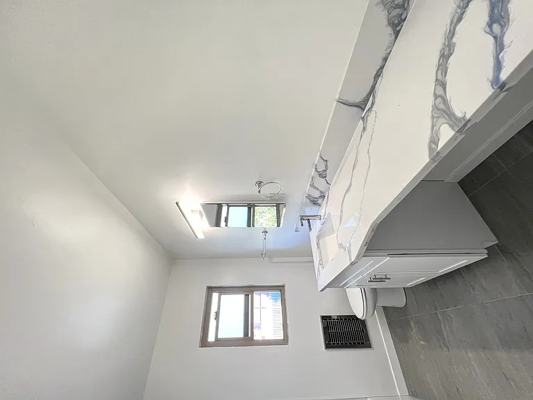 MLK Blvd Apartments — Photo 19