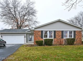 3660 Huntington Blvd, Hoffman Estates, IL 60192