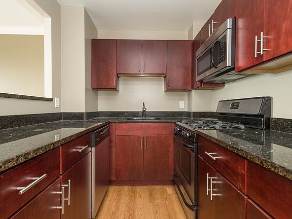 3rd image of 1412 Columbia Rd #16