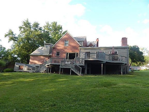 2nd image of 3121 S Farmcrest Dr