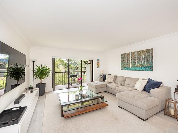 3rd image of 193 Lakeview Dr APT 202