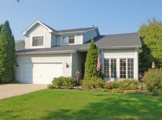 976 Newbury Dr, Crystal Lake, IL 60014