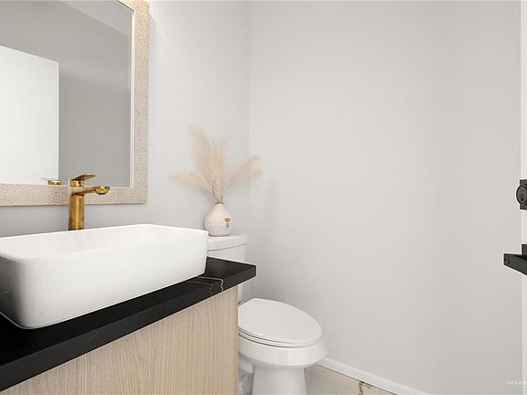 2nd image of 2024 Lime St