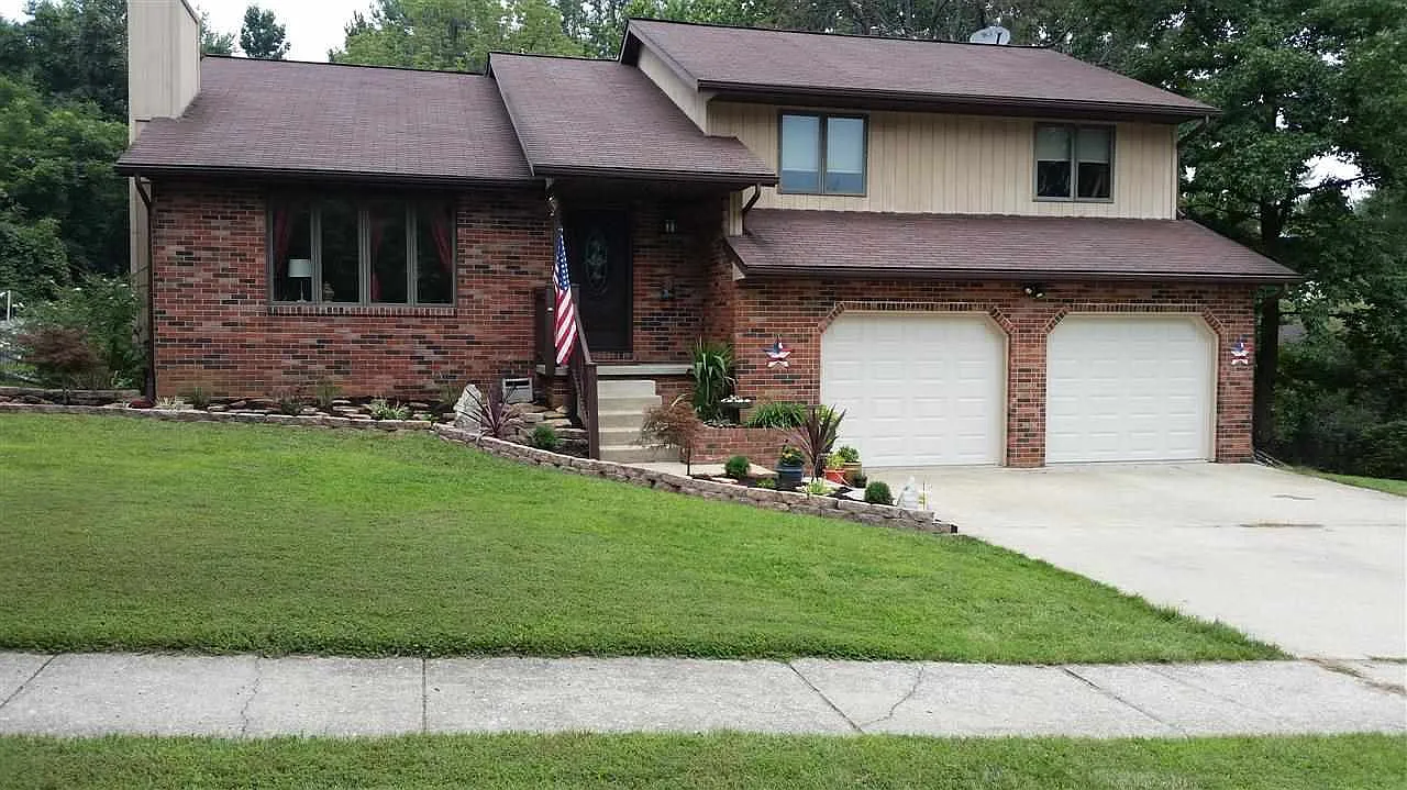 1815 E Greenbriar Ln photo 1