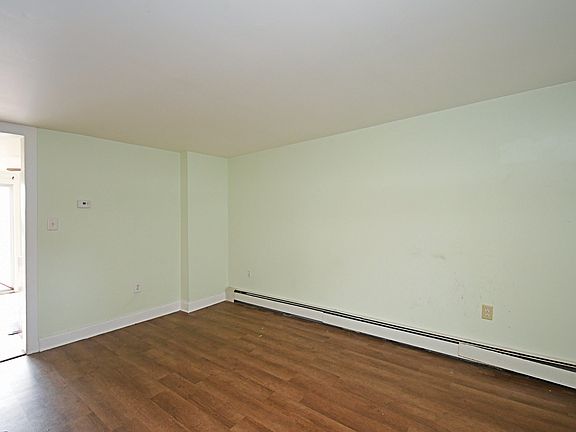 5th image of 2 E High St
