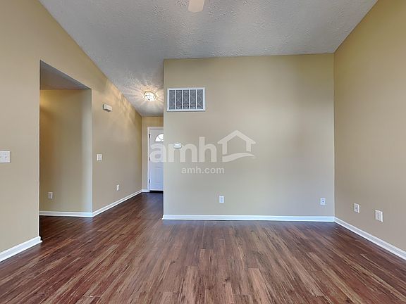 4th image of 1531 Farrington Dr