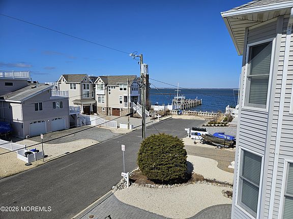 2nd image of 21 W 85th Street