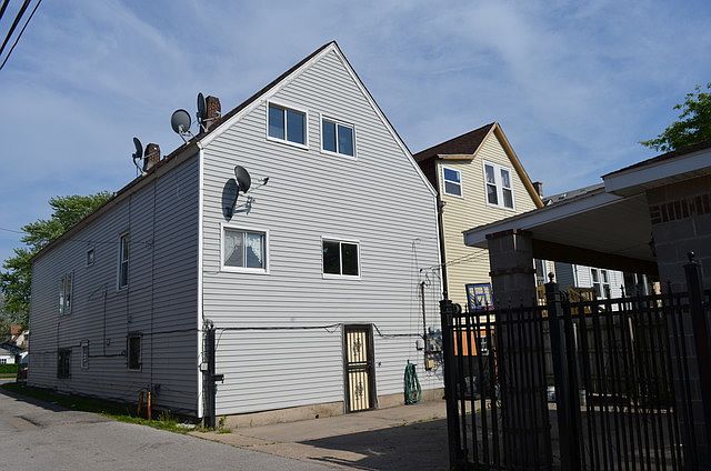 2nd image of 10614 S Avenue H