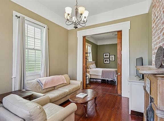 4th image of 926 Port St