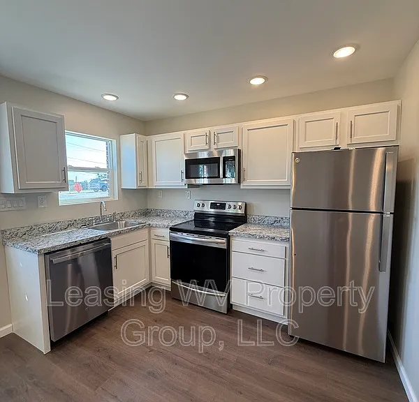134 Clayton Ave #1E — Photo 1