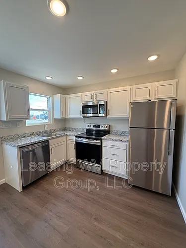134 Clayton Ave #1E Photo 1