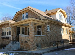 W57N520 Hilbert Ave, Cedarburg, WI 53012