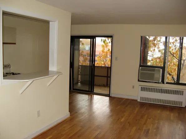 1587 N Colonial Ter #304, Arlington, VA 22209