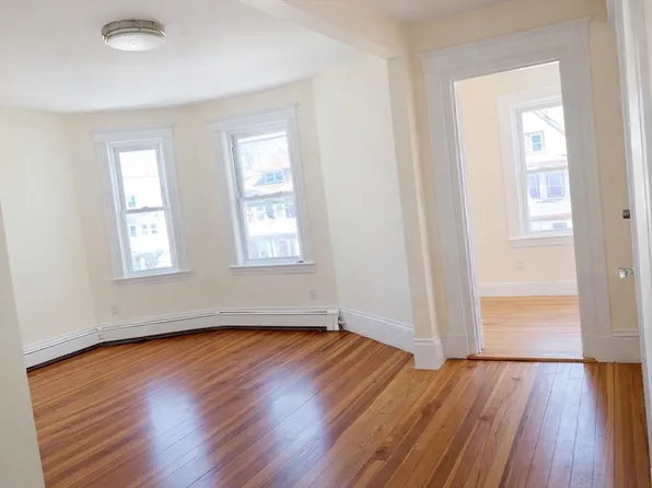 135 Independence Ave #3, Quincy, MA 02169