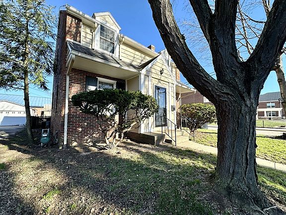 3rd image of 381 Ringwald St